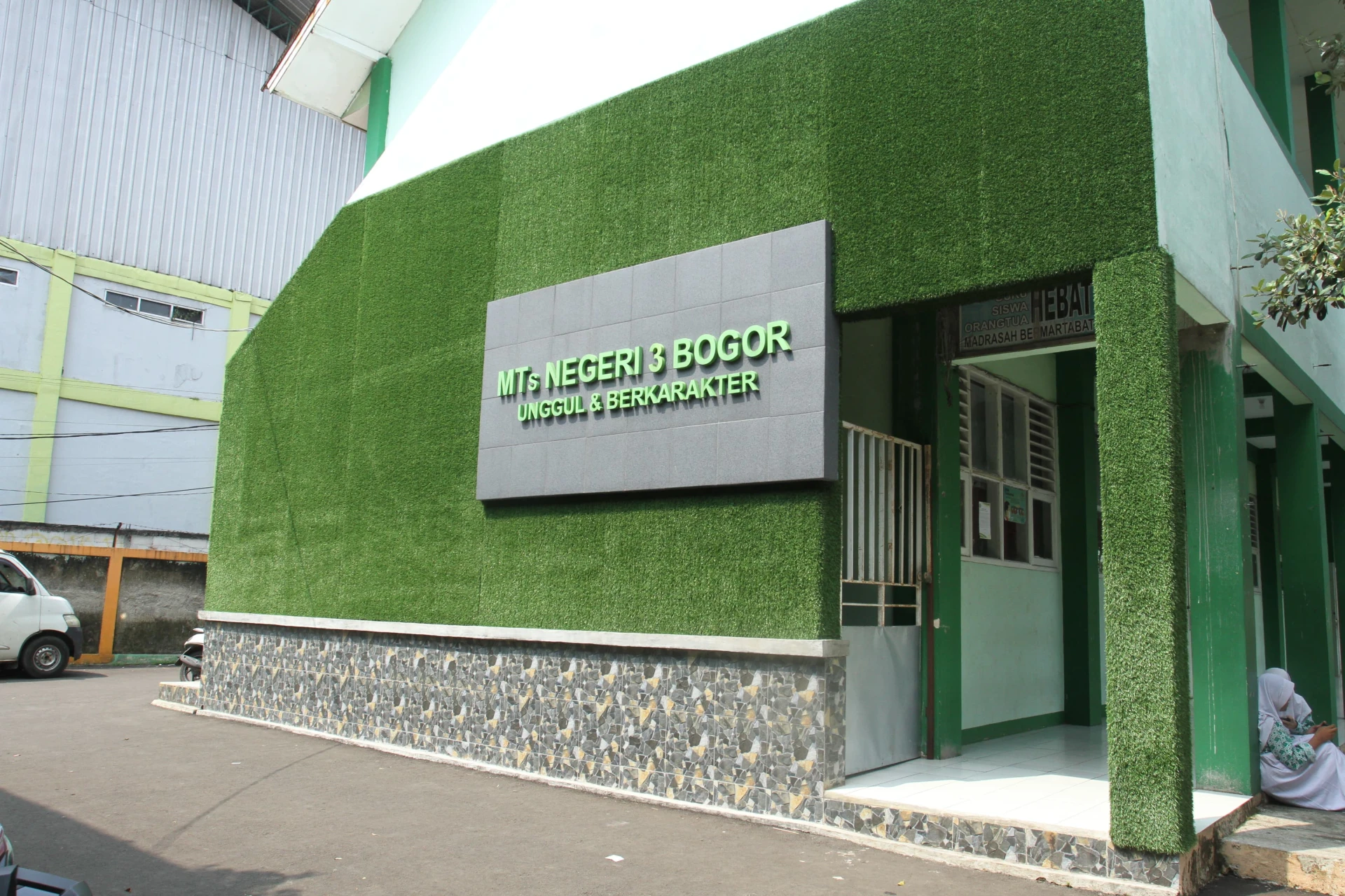 Papan Nama Madrasah